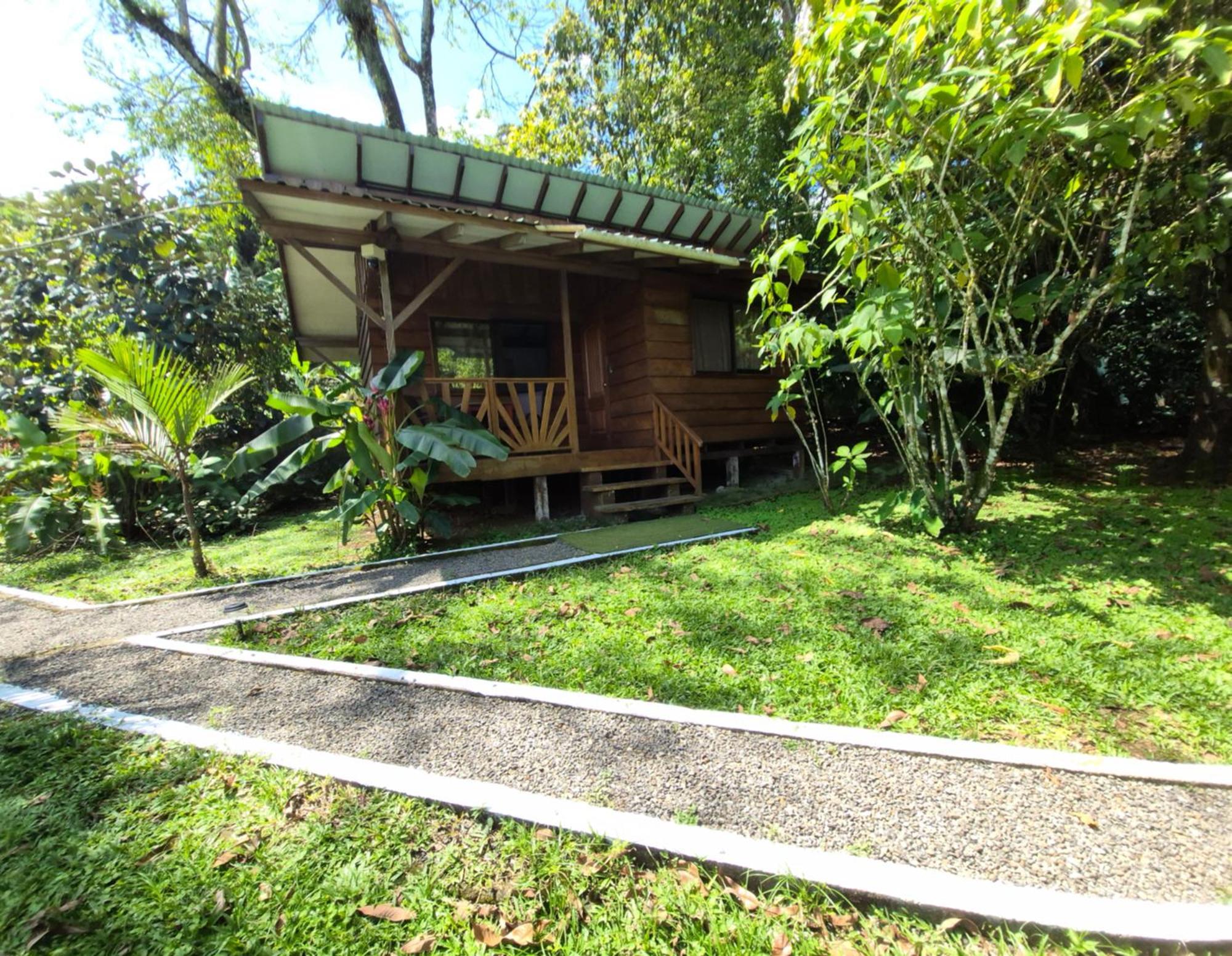Bed and Breakfast Centro Ananda à Guápiles Extérieur photo